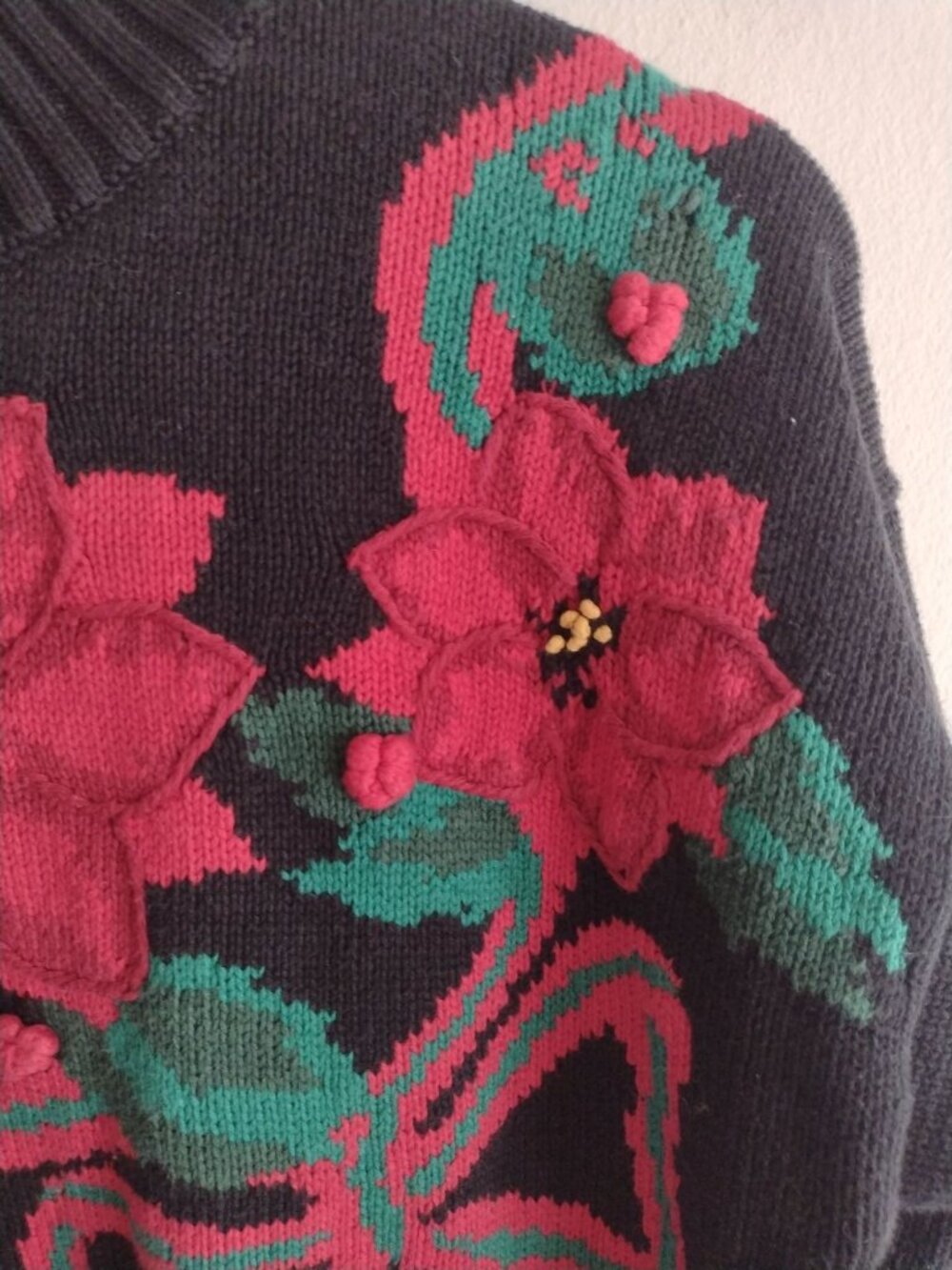 Vintage 90s Holiday Sweater L Pretty Bold Poinsettia Picone Sport Mock Neck - Picture 10 of 10
